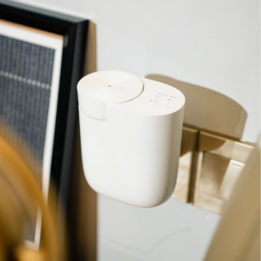 Aroma diffuser, automatic fragrance sprayer for essential oils, smart home bedroom fragrance machine, air freshener, odor remover, quiet operation.